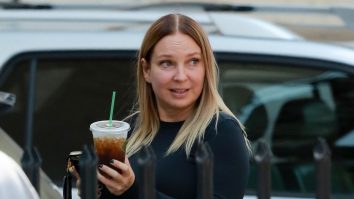 VIDEO. Cântăreața Sia dezvăluie că suferă de autism: „Nimeni nu te poate iubi dacă ai secrete”