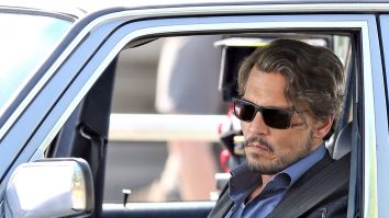 Hollywood Vampires amână datele din SUA din cauza unei accidentări la gleznă a lui Johnny Depp