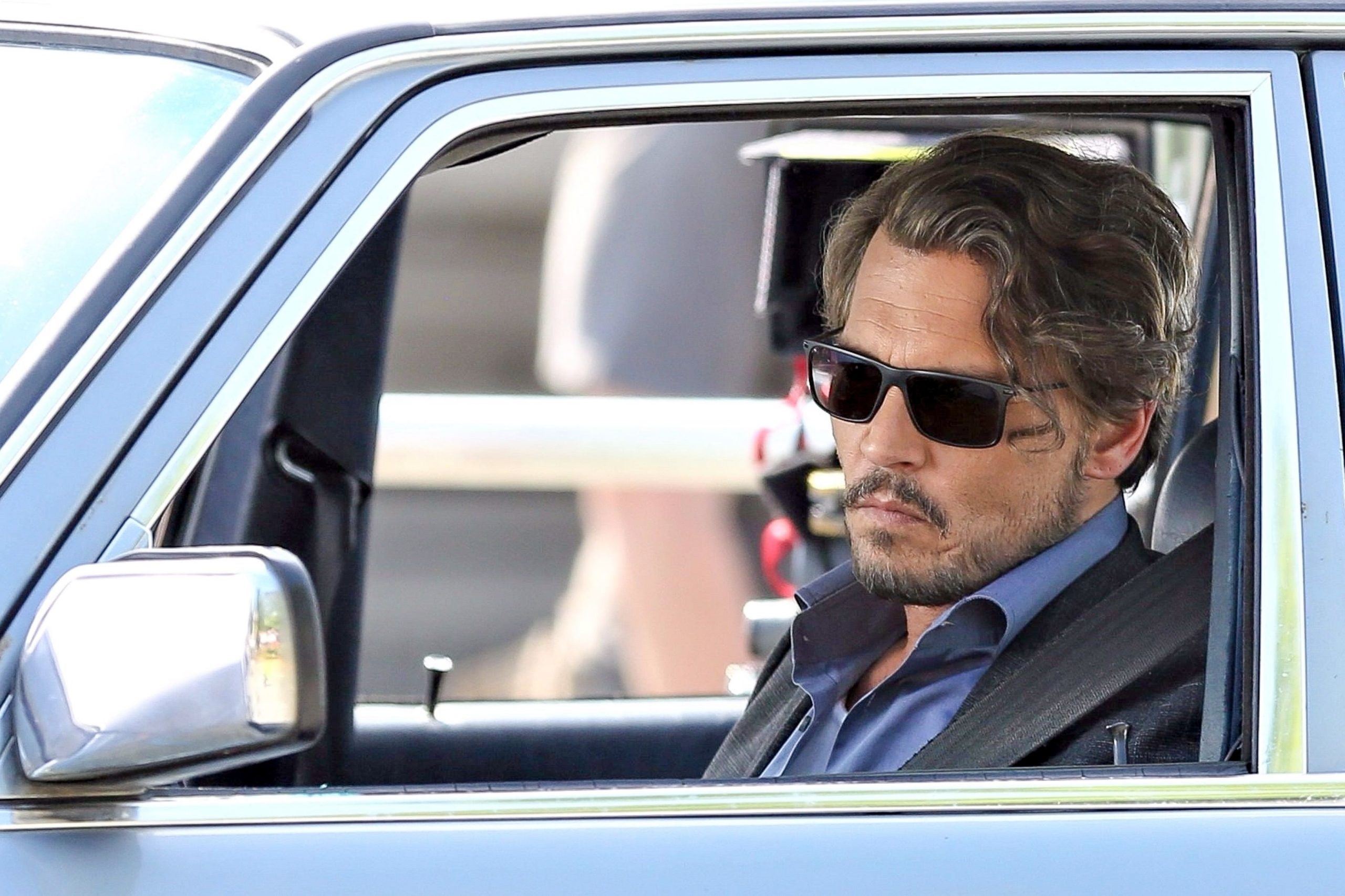 Hollywood Vampires amână datele din SUA din cauza unei accidentări la gleznă a lui Johnny Depp