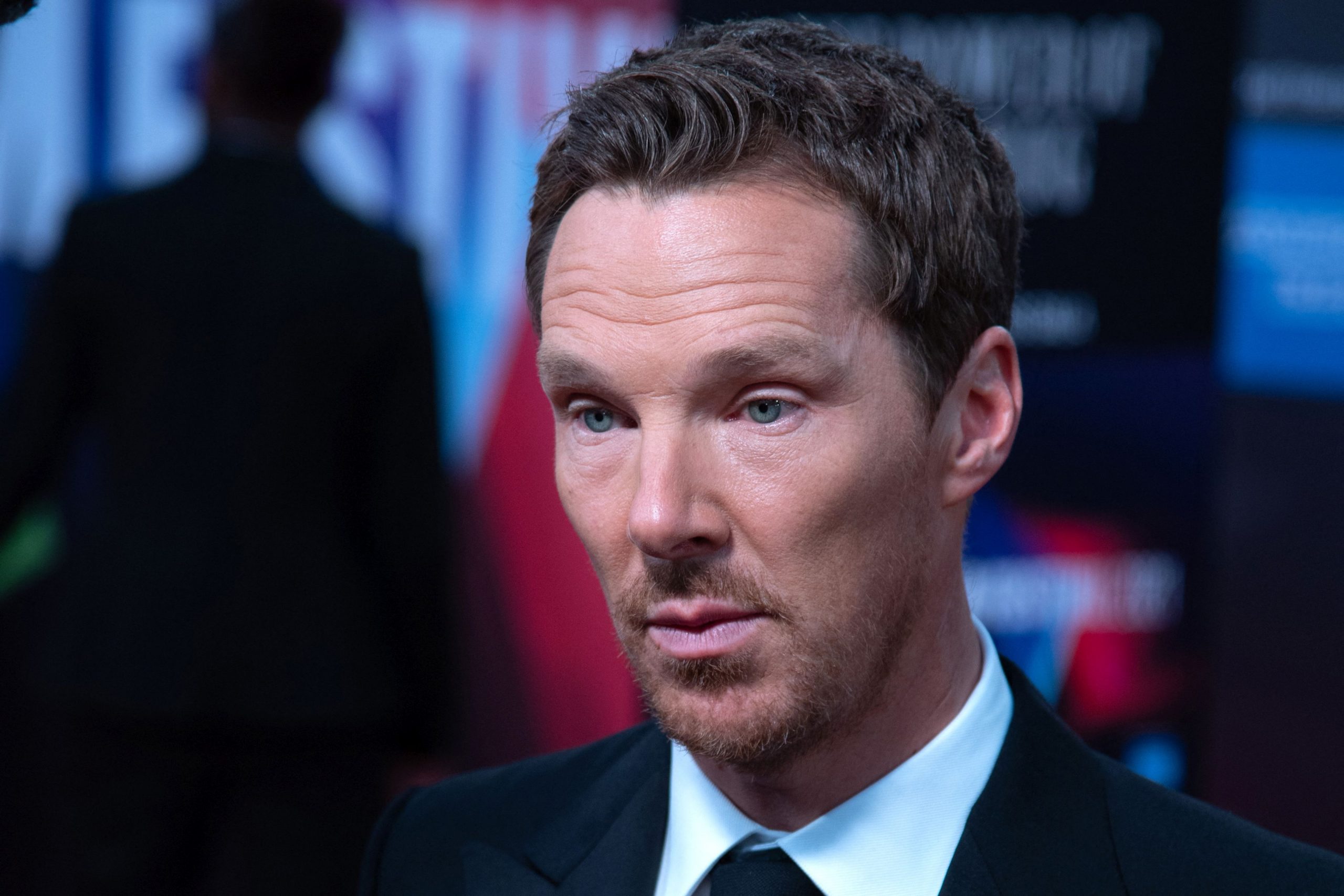 Un bucătar înarmat cu un cuțit a intrat pe proprietatea actorului Benedict Cumberbatch: „Știu că te-ai mutat aici, sper să arzi de viu”
