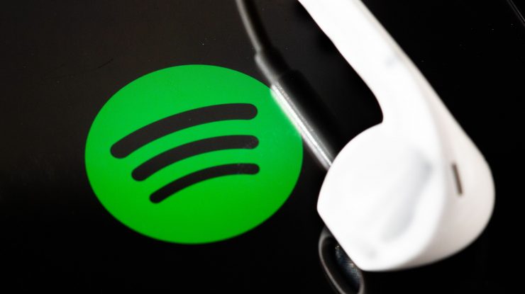 Spotify: „Streaming-ul artificial este o problemă”. Aplicația a eliminat mii de melodii generate de Inteligența Artificială