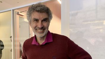 Unul dintre „nașii” A.I.: Inteligență artificială a devenit nesănătoasă. Este un pericol pentru sistemele politice, democrație și însăși natura adevărului