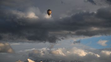 FOTO. Cât costă să iei cina în stratosferă. Mâncarea va fi gătită de un bucătar cu stele Michelin