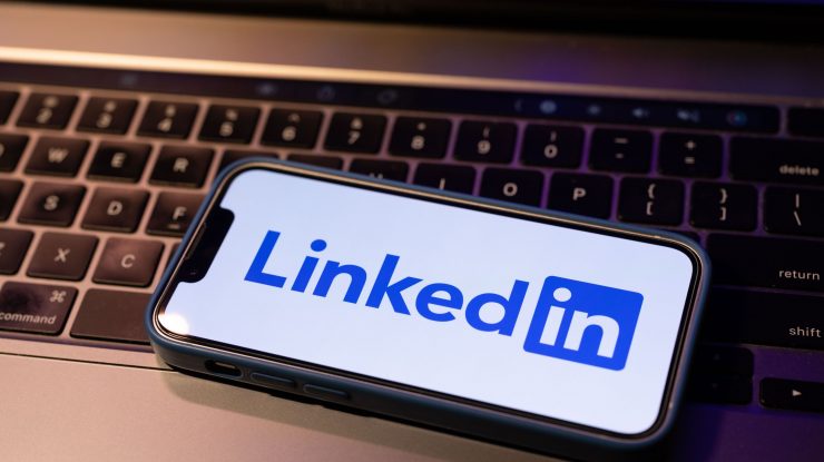 Concedieri în domeniul tehnologiei. LinkedIn elimină peste 700 de locuri de muncă și își închide activitatea în China