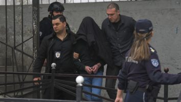 Cine e autorul noului atac armat din Serbia. Tânărul de 21 de ani a fost prins de polițiștii sârbi