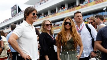 Tom Cruise este foarte interesat de o relație cu Shakira. Actorul de la Hollywood i-ar fi trimis cântăreței flori
