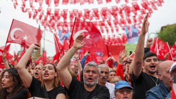 Întrebarea celor 64 de milioane de alegători: Cine va câștiga alegerile prezidențiale de duminică din Turcia