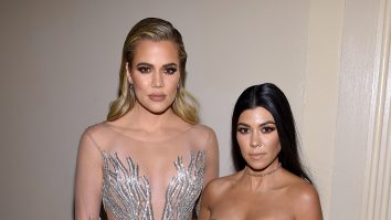 Khloé Kardashian împărtășește un moment amuzant dintre ea și sora ei, Kourtney