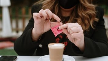 OMS: Oamenii ar trebui să evite utilizarea îndulcitorilor pentru controlul greutății