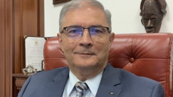 Silviu Predoiu, despre greva profesorilor: Ignorând strigătul lor pentru o viaţă decentă, politicianul nostru îşi bate joc de viitorul României