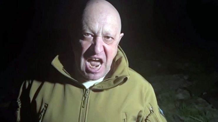 VIDEO. Evgheni Prigojin amenință că își va retrage trupele din Bahmut: „Voluntarii mor pentru ca voi să vă îngrășați în birourile voastre de mahon”