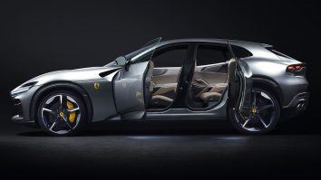 FOTO. SUV-ul cu patru uși de la Ferrari, Purosangue, vândut până în 2026. Cât costă mașina