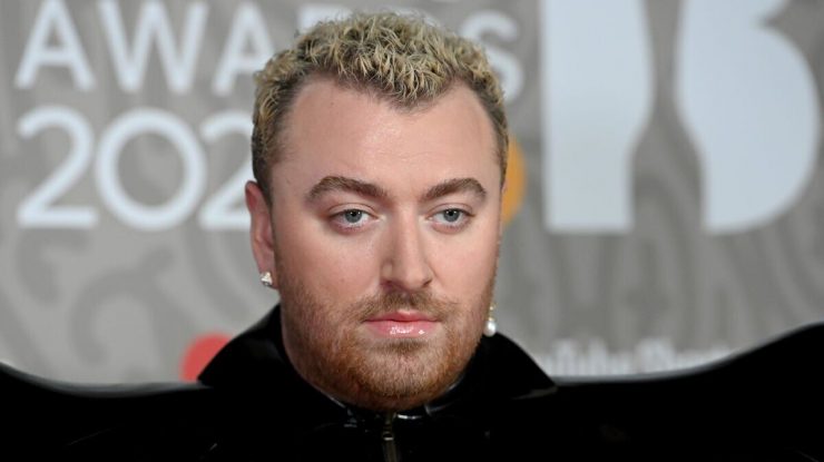 Sam Smith își anulează concertele din cauza unor probleme de sănătate: „Dacă va continua să cânte, va avea daune permanente la voce”