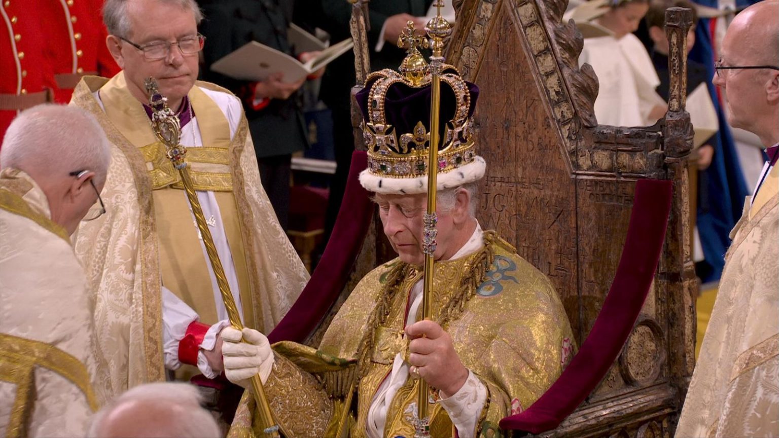 VIDEO. Momentul în care Regele Charles al III-lea este încoronat