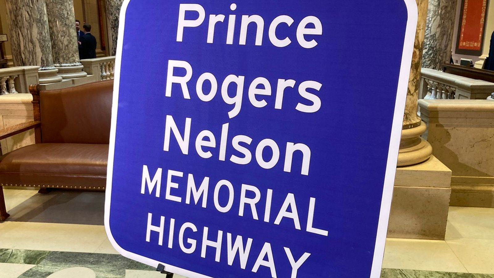 O autostradă din Minneapolis va fi denumită după celebrul cântăreț Prince