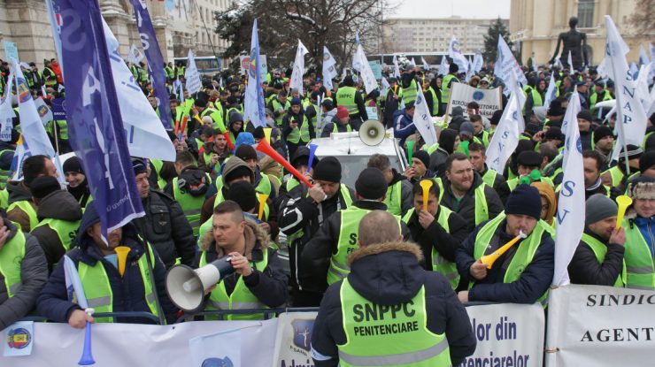 După greva din Educaţie, Sindicatul Naţional al Poliţiştilor şi Personalului Contractual iese la protest