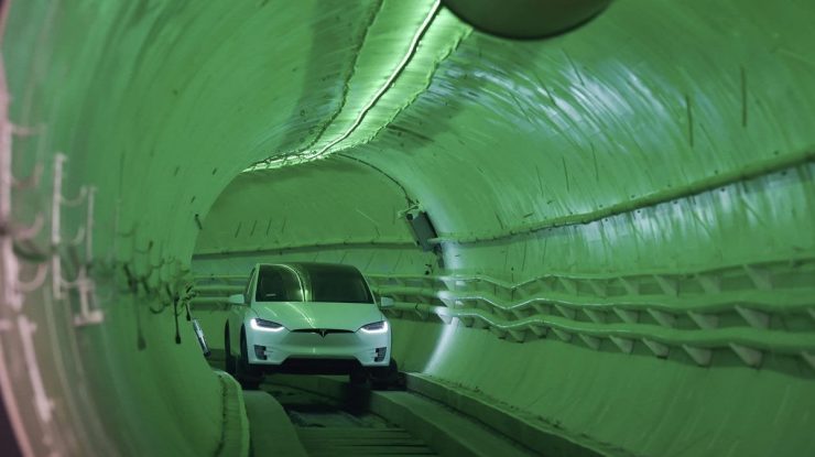 Experții spun că tunelurile gândite de Elon Musk sunt o „alternativă falsă” pentru a rezolva traficul. Ce propuneri au CEO-ul Tesla