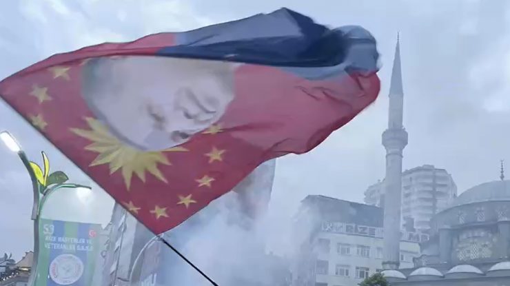 VIDEO. Susținătorii președintelui Erdogan sărbătoresc deja în stradă