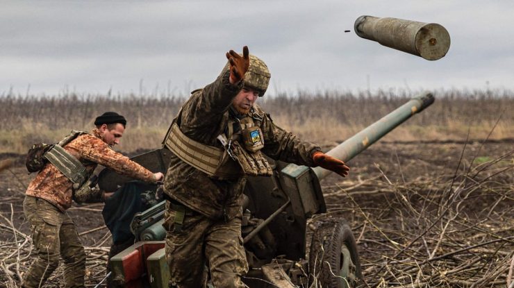 Un ucrainean de 84 de ani plătește mesaje pentru a fi puse pe proiectilele de artilerie trase asupra rușilor ca să își onoreze nepotul ucis în lupte