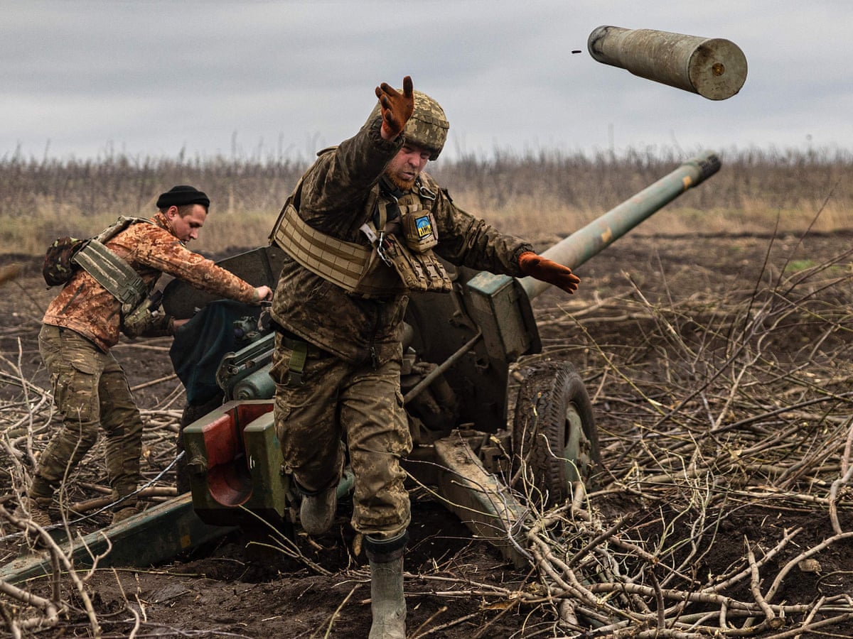 Un ucrainean de 84 de ani plătește mesaje pentru a fi puse pe proiectilele de artilerie trase asupra rușilor ca să își onoreze nepotul ucis în lupte