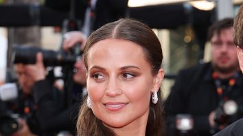 VIDEO. Alicia Vikender primește 8 minute de aplauze pentru proiecția „Firebrand”, la Festivalul de Film de la Cannes