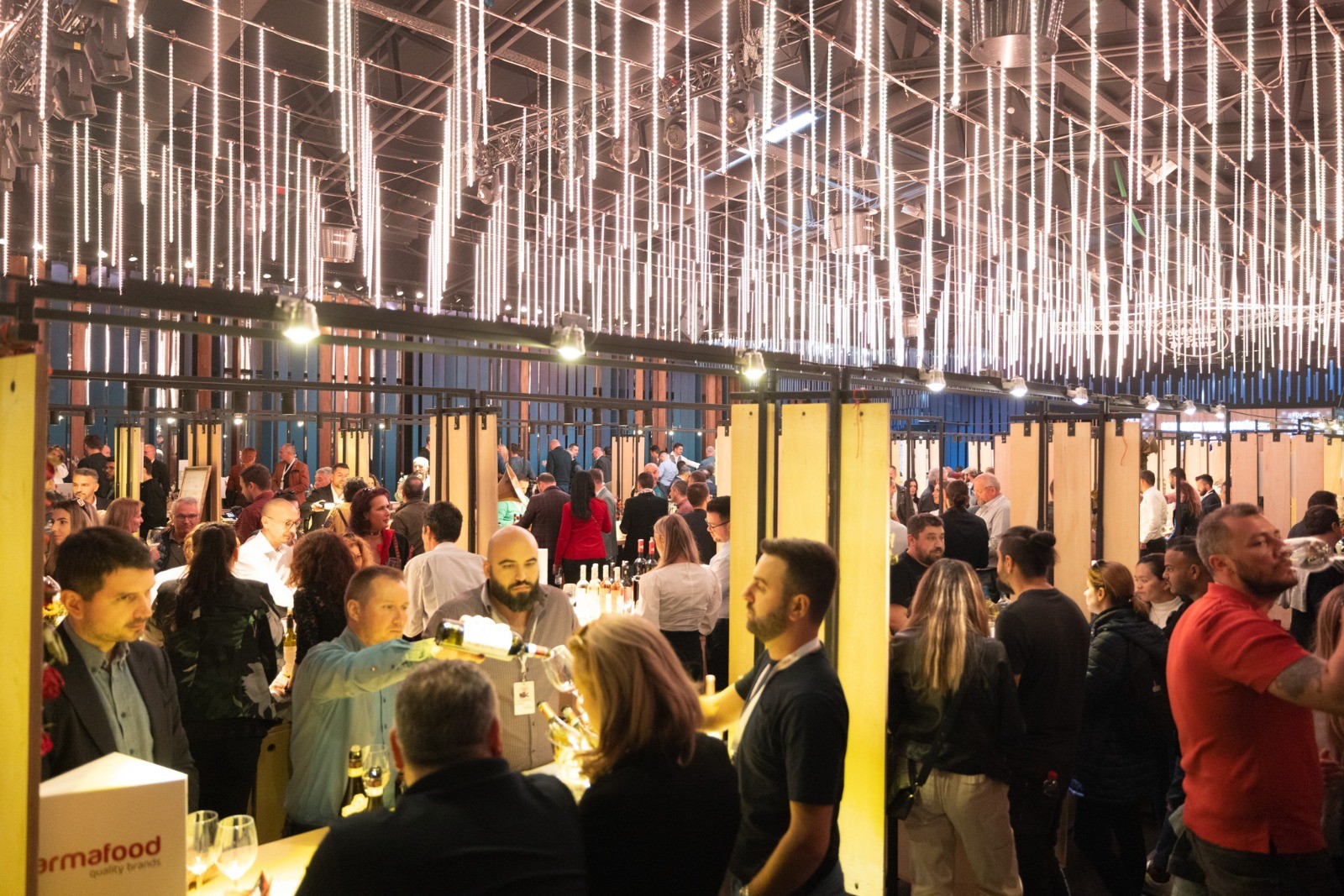 1.000 de vinuri, trei săli, trei zile şi un festin „made în Italy” sunt ingredientele celei mai complexe ediţii RO-Wine de până acum