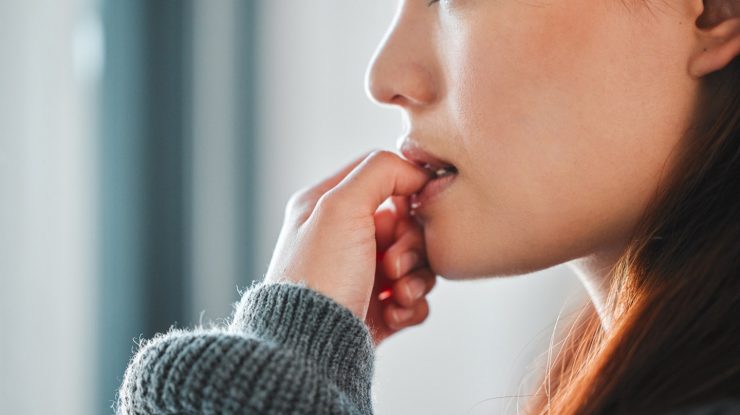 Obiceiuri care îți pot distruge dantura. Specialiștii spun că o igienă orală necorespunzătoare crește riscul de boli cardiace