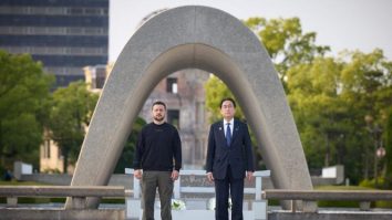 Volodimir Zelenski spune că imaginile cu Hiroshima după bombardamente îi amintesc de Bahmut și îi dau speranța că Ucraina se poate reconstrui