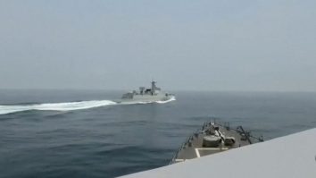 VIDEO. O nouă filmare cu nava de război chineză care a tăiat calea unui distrugător american în strâmtoarea Taiwan