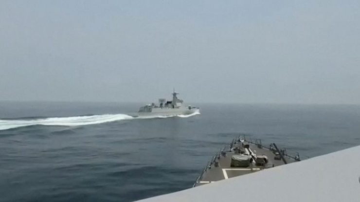 VIDEO. O nouă filmare cu nava de război chineză care a tăiat calea unui distrugător american în strâmtoarea Taiwan