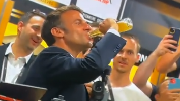 Toulouse a câştigat titlul de campioană a Franţei la rugby: Emmanuel Macron a băut bere în vestiar alături de jucători