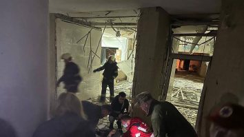 Noi atacuri aeriene la Kiev: 3 morți, dintre care 2 copii, și 14 răniți