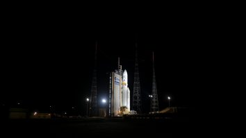 Ultima lansare a rachetei europene Ariane 5, programată pentru vineri, a fost amânată