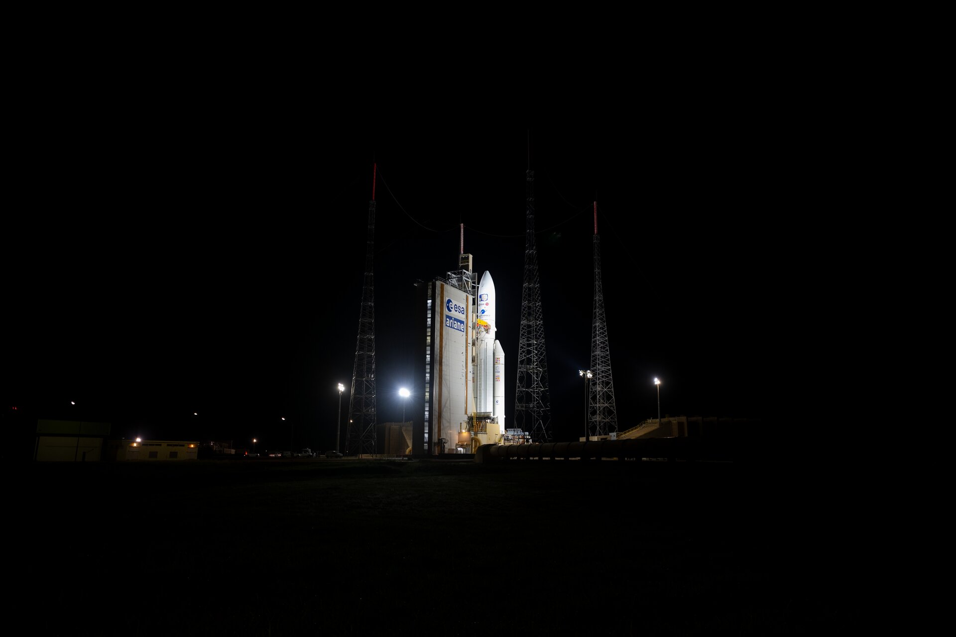 Ultima lansare a rachetei europene Ariane 5, programată pentru vineri, a fost amânată
