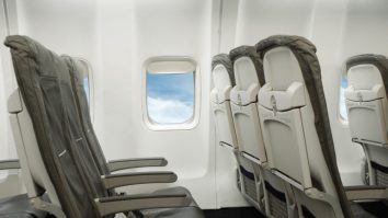 Senatorii SUA cer noi teste de evacuare a cabinei avioanelor. De ce scaunele prea mici pot fi o problemă