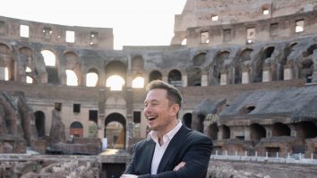 TMZ: Un oficial italian le-a propus lui Elon Musk și Mark Zuckerberg să lupte în Colosseum