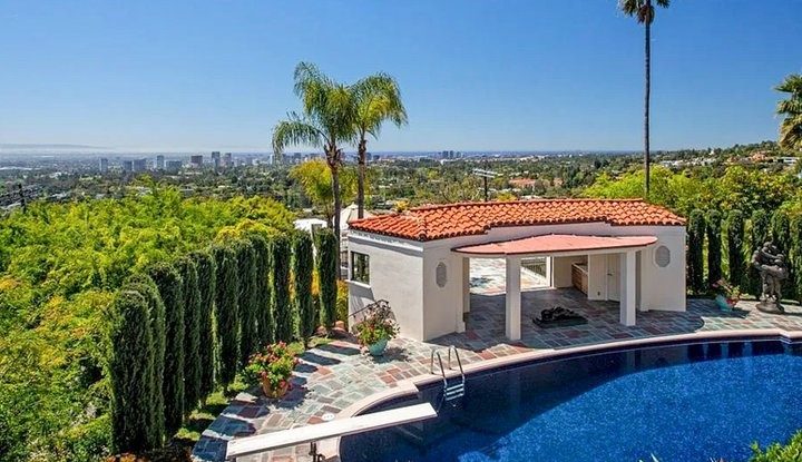 De ce LeBron James și-a demolat casa de 37 de milioane de dolari din Beverly Hills