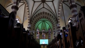 Poate un chatbot să predice în biserică? Sute de protestanți germani au participat la o slujbă ținută de Inteligența Artificială