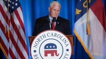 Mike Pence și-a schimbat brusc părerea în legătură cu documentele clasificate ale lui Donald Trump: „Sunt acuzații foarte grave”