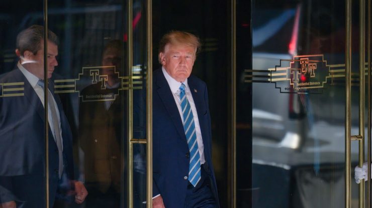 Donald Trump, pus sub acuzare în dosarul documentelor clasificate