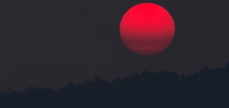 Fenomen rar: Luna căpșună va lumina cerul weekendul acesta