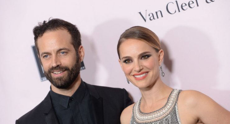 În timp ce Natalie Portman se luptă să salveze căsnicia, soțul acesteia o „înșală cu o tânără de 25 de ani”