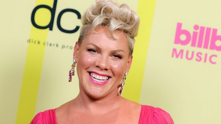 Pink a postat o fotografie nud pe Instagram. Reacțiile fanilor