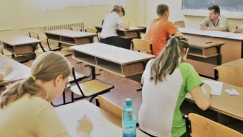 Bacalaureat 2023. Elevii dau marți proba obligatorie a profilului – Matematică sau Istorie