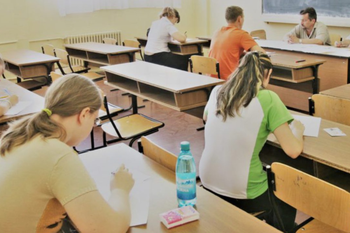 Bacalaureat 2023. Elevii dau marți proba obligatorie a profilului – Matematică sau Istorie