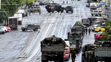 Convoiul Wagner se află pe principala autostradă care leagă partea sudică a Rusiei de Moscova. Elicopterele armatei au deschis focul asupra mercenarilor