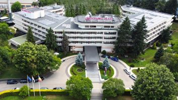 Hotelul Crowne Plaza Bucharest aniversează 25 de ani. Ce proiect implementează pentru a deveni ecofriendly