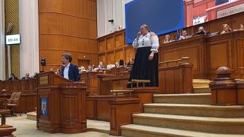 Foto- Facebook via Diana Șoșoacă