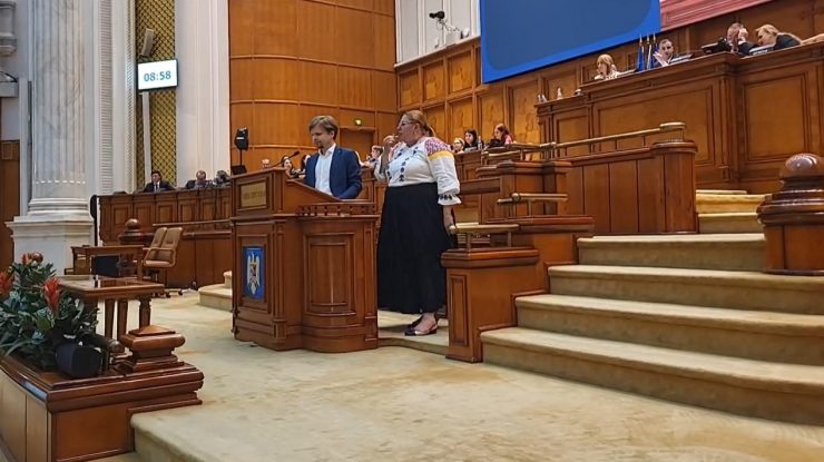 Foto- Facebook via Diana Șoșoacă