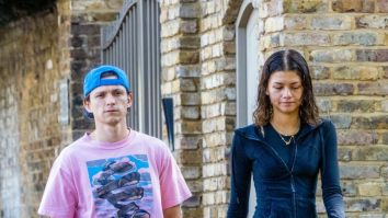 FOTO. Zendaya și Tom Holland împart o înghețată. Cuplul a fost surprins, plimbându-se pe străzile din Londra